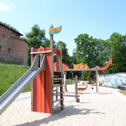 Burg Beeskow Außenanlage neuer Spielplatz
