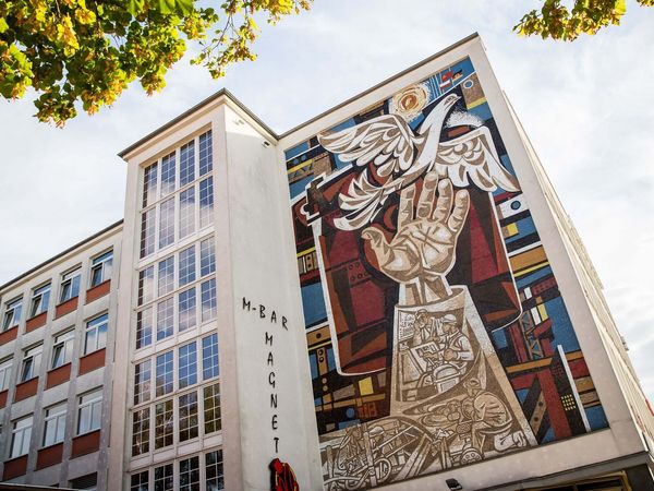 Graffiti Friedenstaube in Eisenhüttenstadt