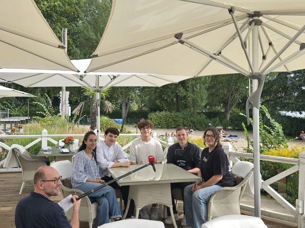 rbb Interview mit Erasmus-Studenten Tonaufnahme von einer Gruppe von Erasmus-Studenten