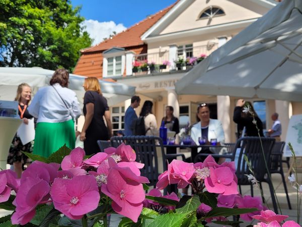 Messe im Theater am See