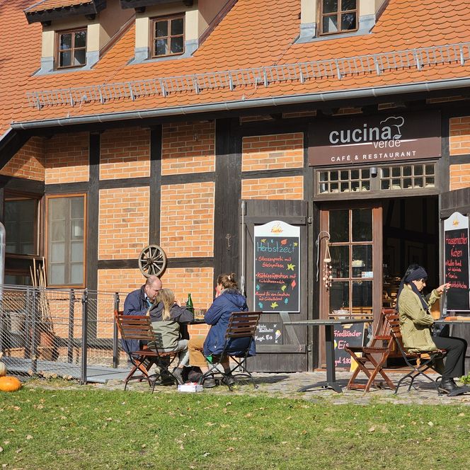 Burgcafé cucina verde im Herbst